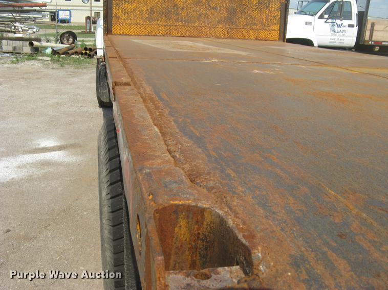 image for item DE2952 1992 GMC TopKick 6500 flat dump bed truck