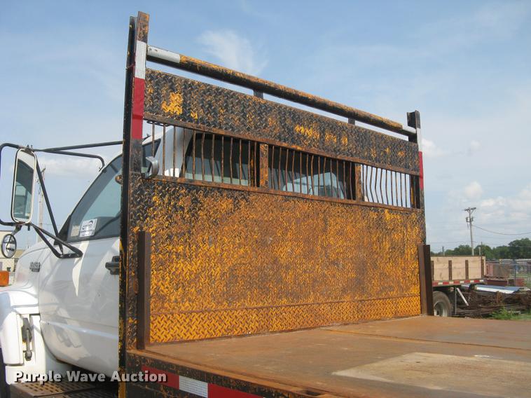 image for item DE2952 1992 GMC TopKick 6500 flat dump bed truck