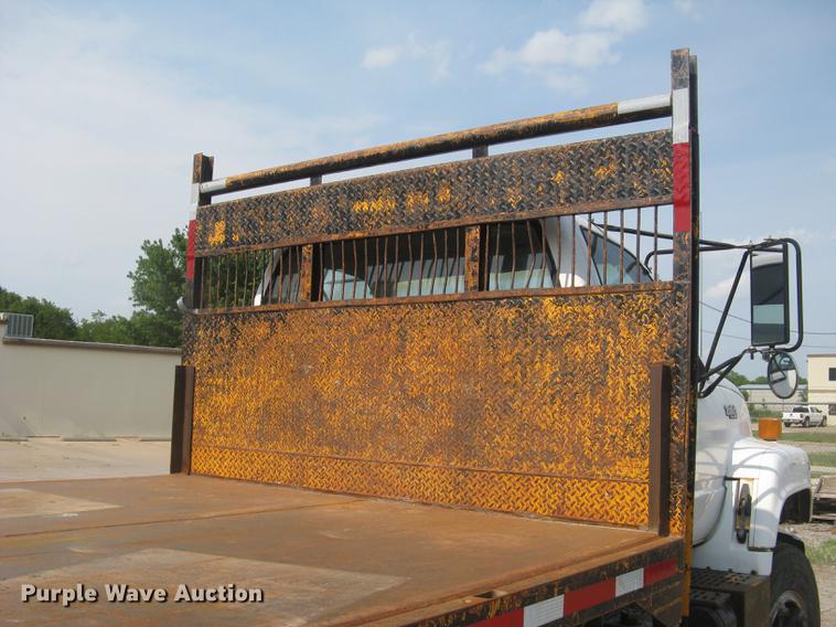 image for item DE2952 1992 GMC TopKick 6500 flat dump bed truck