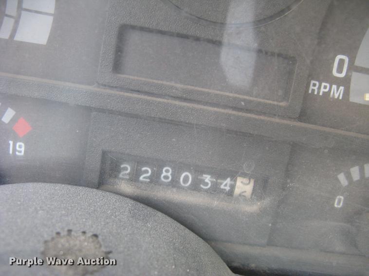 image for item DE2952 1992 GMC TopKick 6500 flat dump bed truck