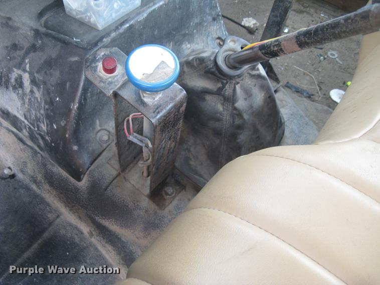 image for item DE2952 1992 GMC TopKick 6500 flat dump bed truck