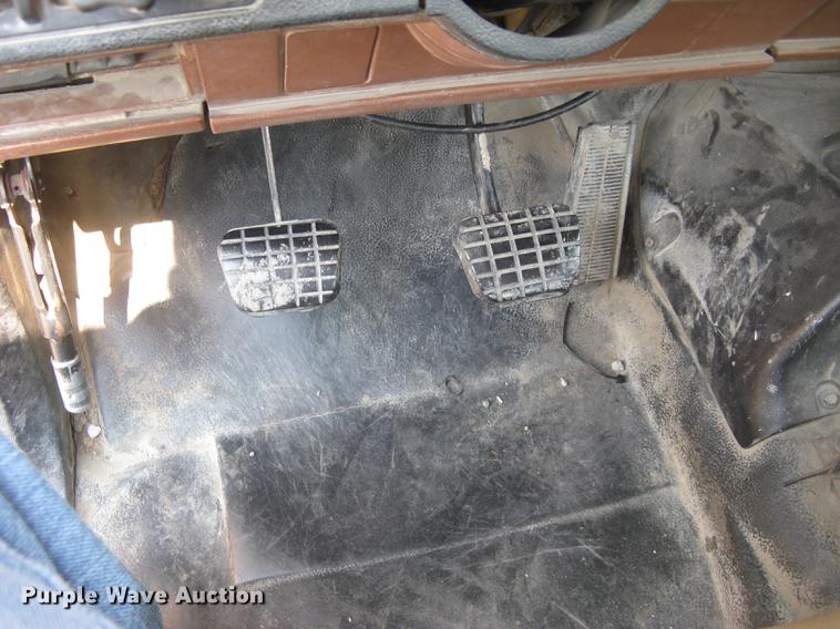 image for item DE2952 1992 GMC TopKick 6500 flat dump bed truck