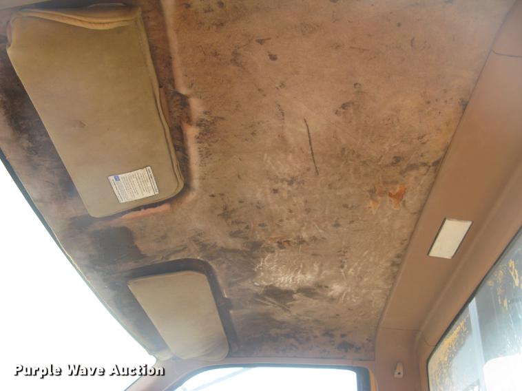 image for item DE2952 1992 GMC TopKick 6500 flat dump bed truck