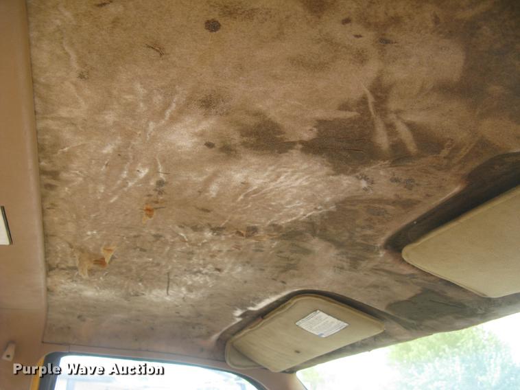 image for item DE2952 1992 GMC TopKick 6500 flat dump bed truck