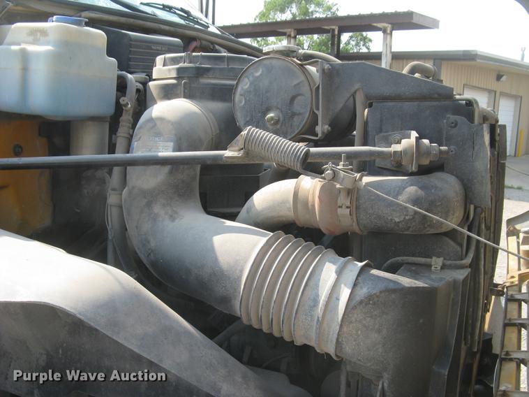 image for item DE2952 1992 GMC TopKick 6500 flat dump bed truck