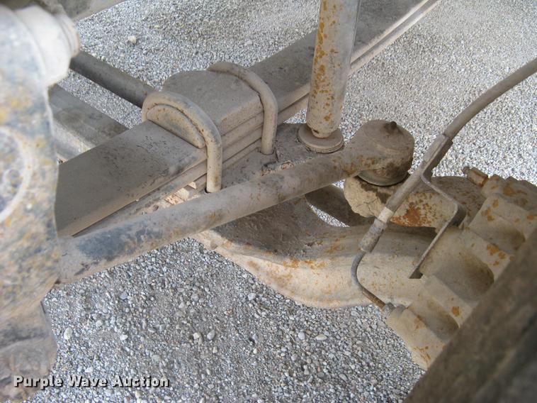 image for item DE2952 1992 GMC TopKick 6500 flat dump bed truck