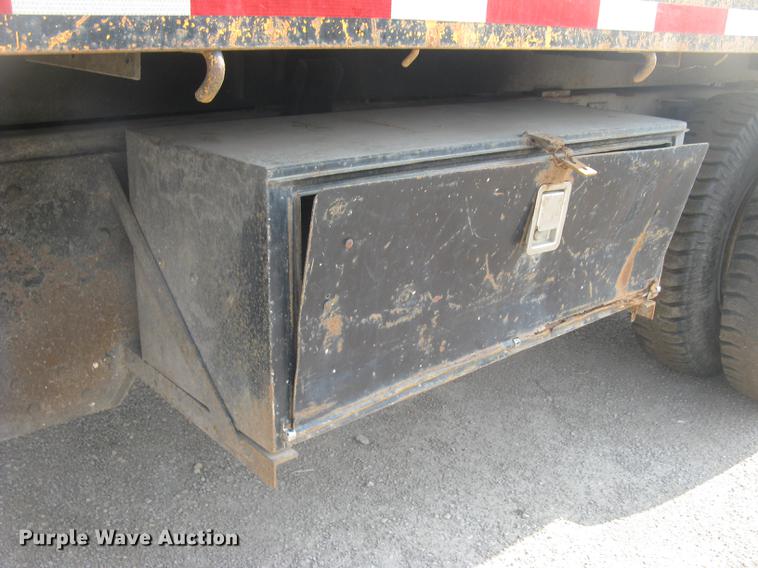 image for item DE2952 1992 GMC TopKick 6500 flat dump bed truck