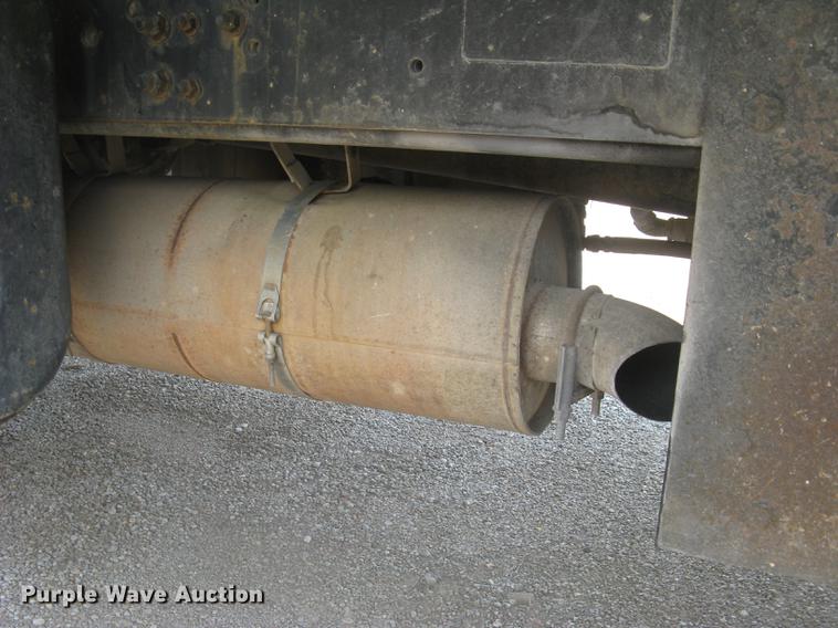 image for item DE2952 1992 GMC TopKick 6500 flat dump bed truck