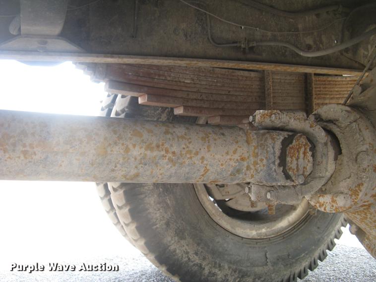 image for item DE2952 1992 GMC TopKick 6500 flat dump bed truck