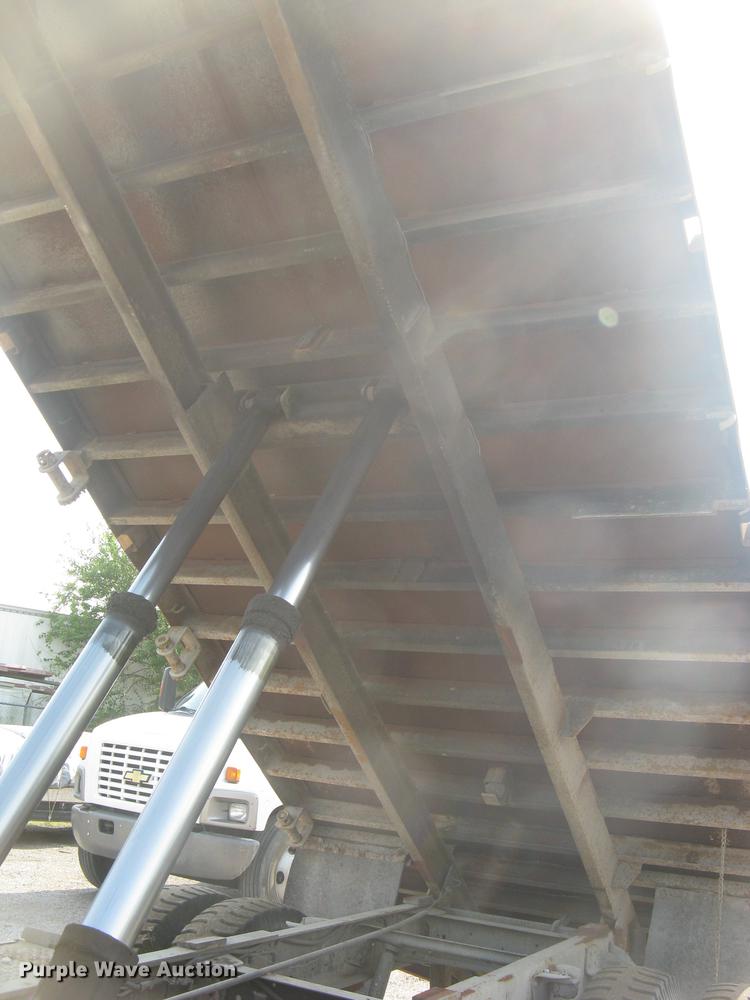 image for item DE2952 1992 GMC TopKick 6500 flat dump bed truck