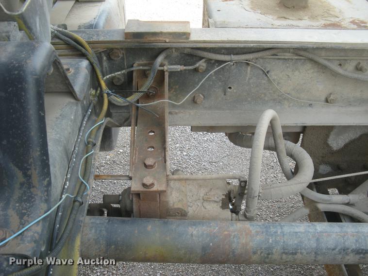 image for item DE2952 1992 GMC TopKick 6500 flat dump bed truck