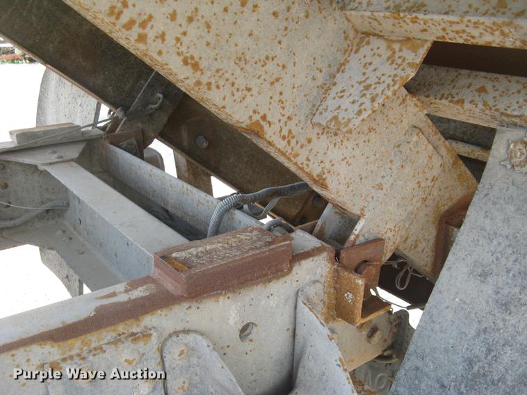 image for item DE2952 1992 GMC TopKick 6500 flat dump bed truck