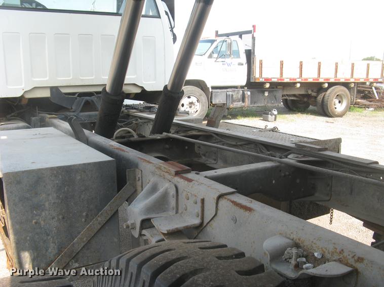 image for item DE2952 1992 GMC TopKick 6500 flat dump bed truck