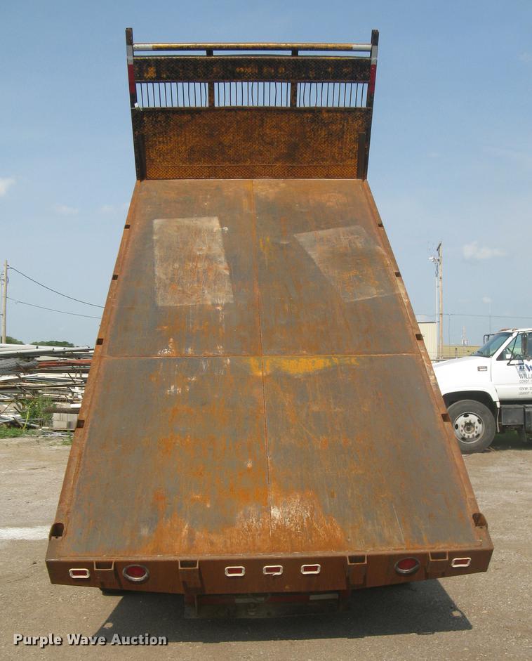 image for item DE2952 1992 GMC TopKick 6500 flat dump bed truck