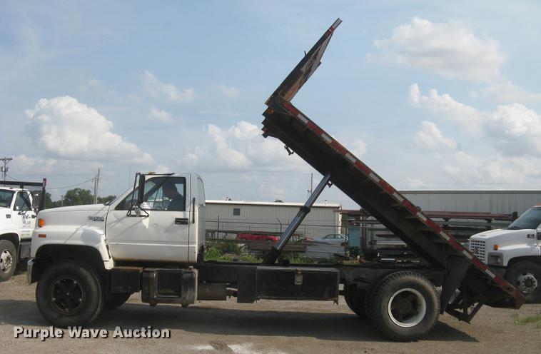 image for item DE2952 1992 GMC TopKick 6500 flat dump bed truck