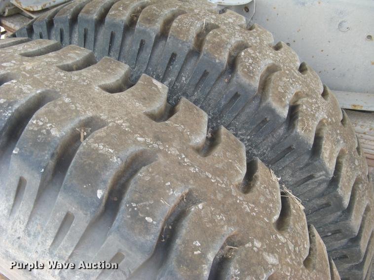 image for item DE2952 1992 GMC TopKick 6500 flat dump bed truck