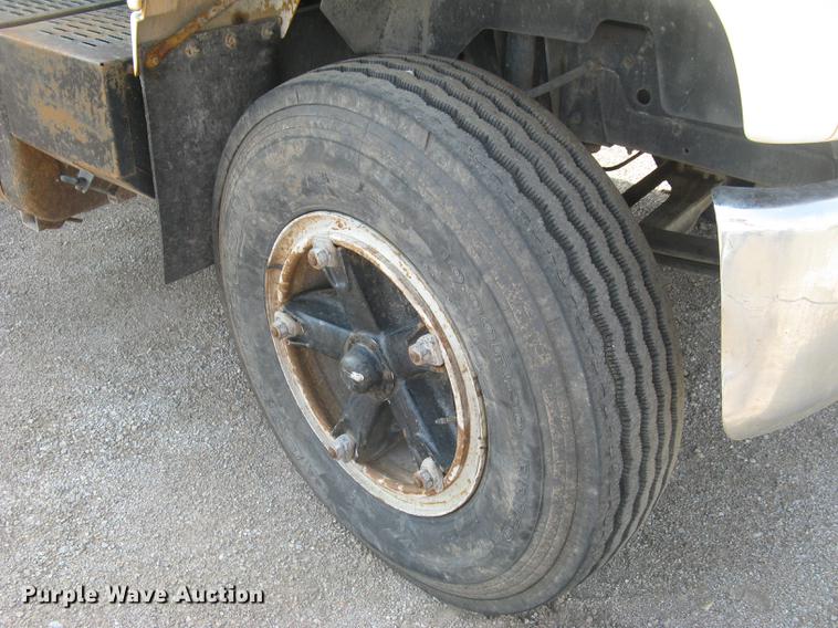 image for item DE2952 1992 GMC TopKick 6500 flat dump bed truck