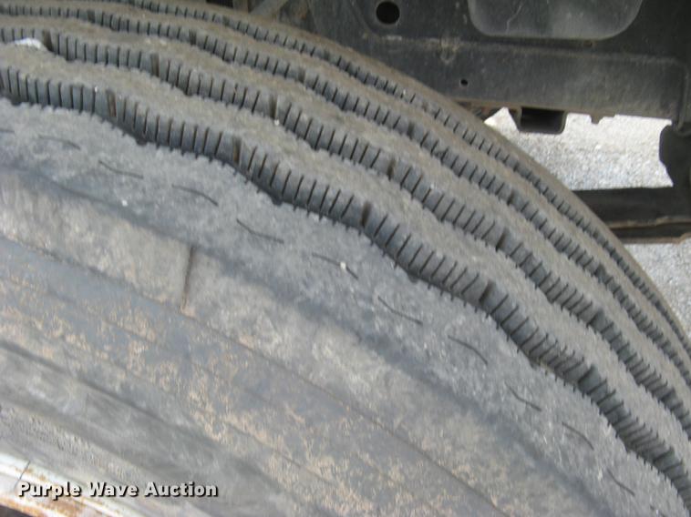 image for item DE2952 1992 GMC TopKick 6500 flat dump bed truck