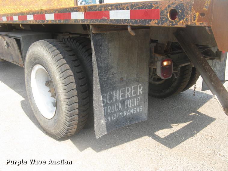 image for item DE2952 1992 GMC TopKick 6500 flat dump bed truck