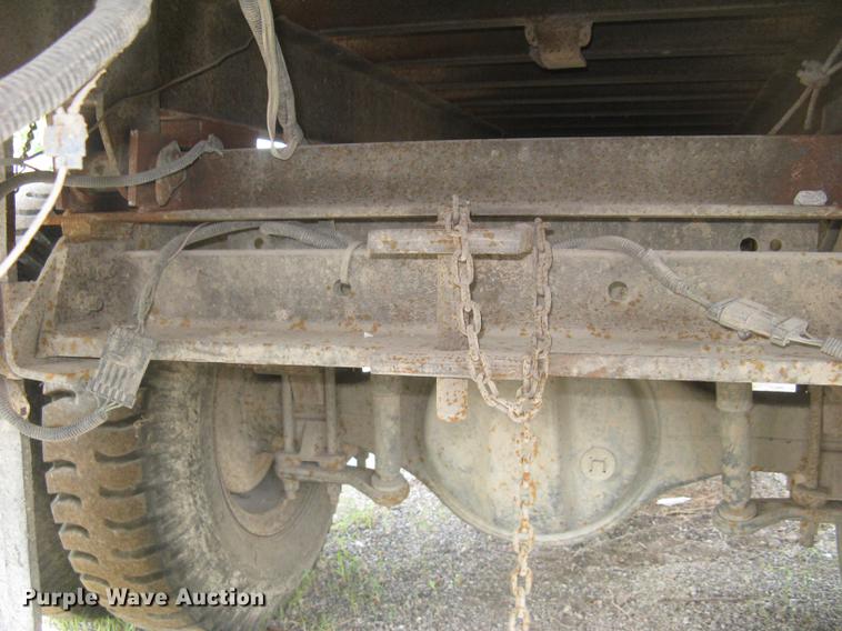 image for item DE2952 1992 GMC TopKick 6500 flat dump bed truck