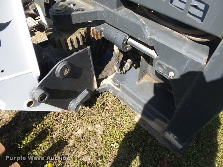 image for item DE3621 Bobcat 607 skid steer backhoe attachment