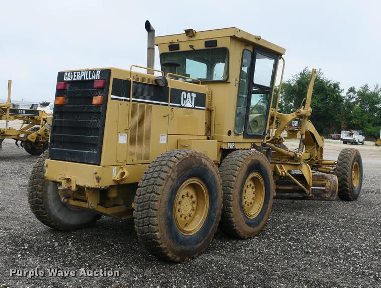 image for item DE3747 2001 Caterpillar 135H motor grader