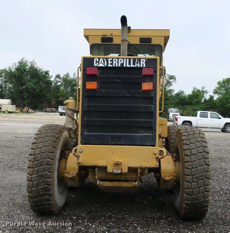 image for item DE3747 2001 Caterpillar 135H motor grader