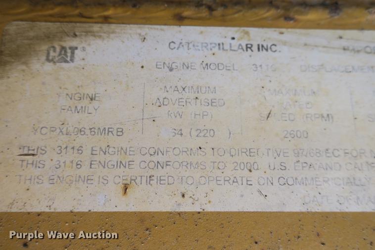 image for item DE3747 2001 Caterpillar 135H motor grader