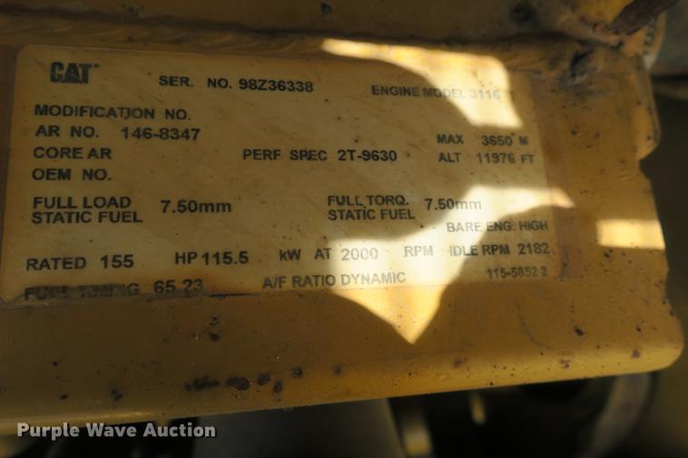 image for item DE3747 2001 Caterpillar 135H motor grader