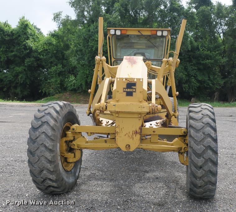 image for item DE3753 1999 Caterpillar 12H motor grader