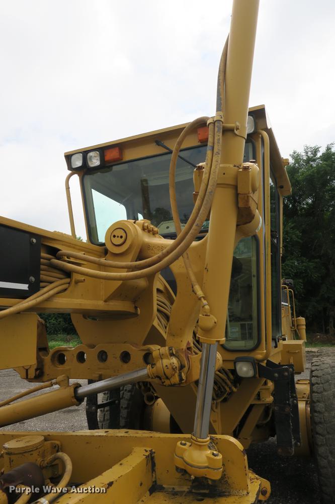 image for item DE3753 1999 Caterpillar 12H motor grader