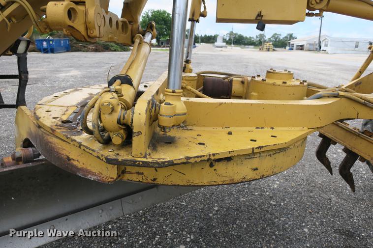 image for item DE3753 1999 Caterpillar 12H motor grader