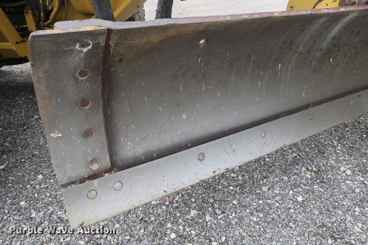 image for item DE3753 1999 Caterpillar 12H motor grader