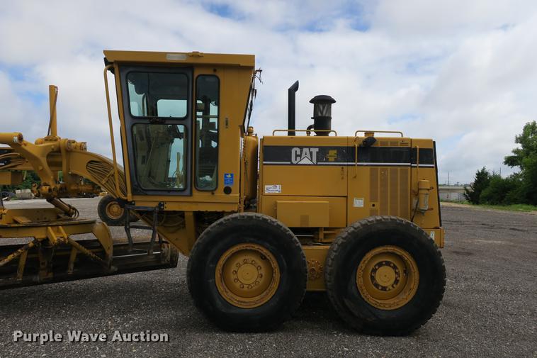 image for item DE3753 1999 Caterpillar 12H motor grader