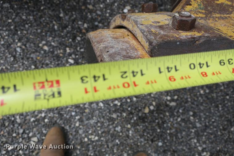 image for item DE3753 1999 Caterpillar 12H motor grader