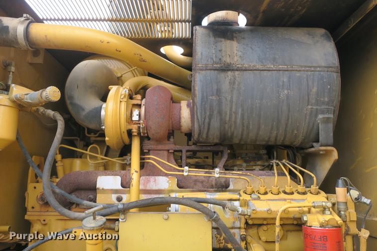 image for item DE3753 1999 Caterpillar 12H motor grader