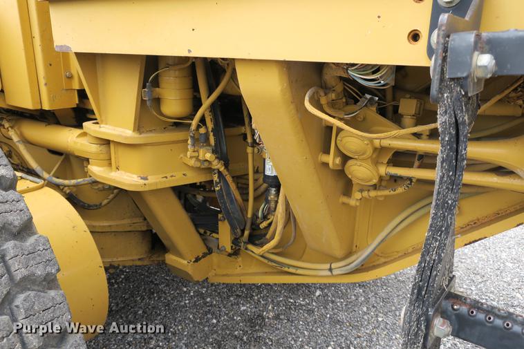 image for item DE3753 1999 Caterpillar 12H motor grader