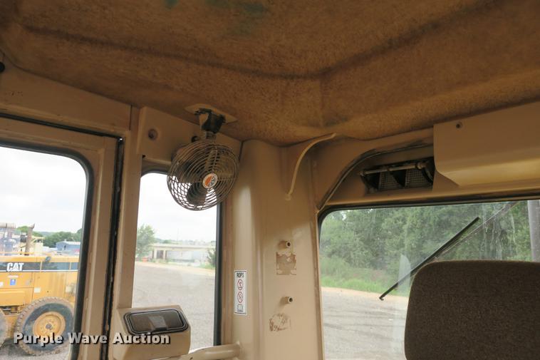 image for item DE3753 1999 Caterpillar 12H motor grader