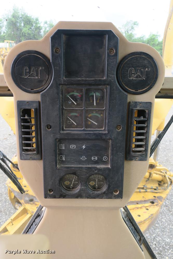 image for item DE3753 1999 Caterpillar 12H motor grader