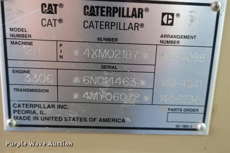 image for item DE3753 1999 Caterpillar 12H motor grader