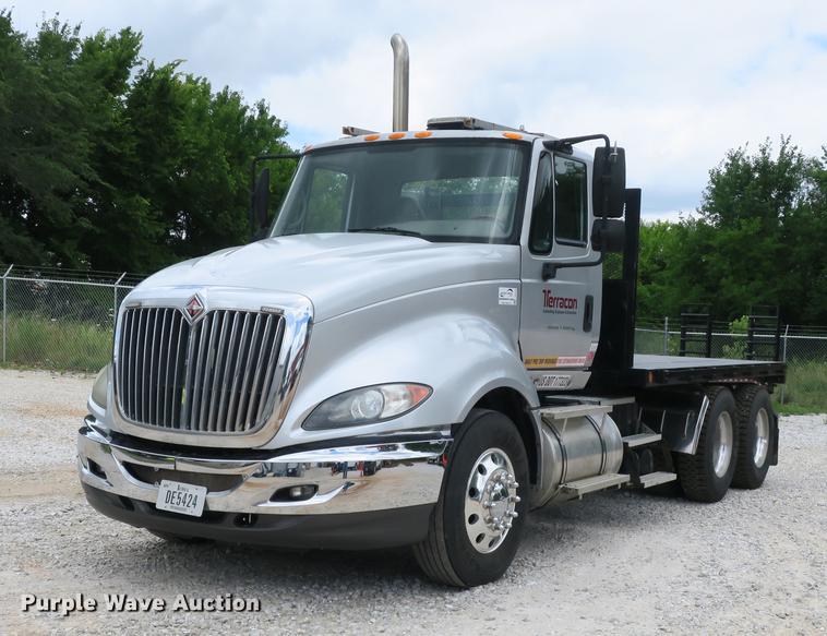 image for item DE3755 2011 International ProStar flatbed truck