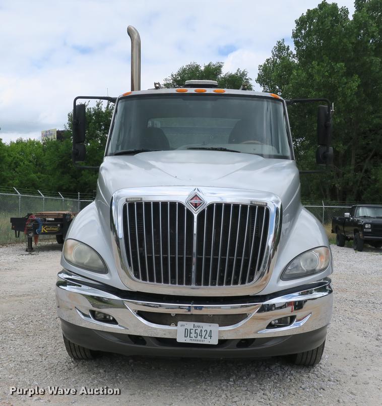 image for item DE3755 2011 International ProStar flatbed truck