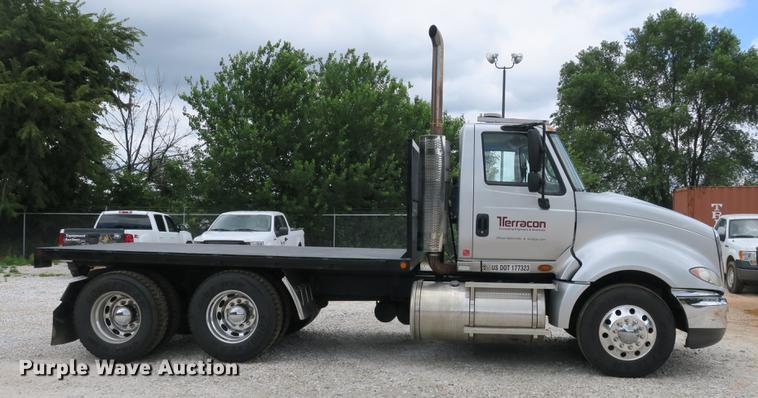 image for item DE3755 2011 International ProStar flatbed truck