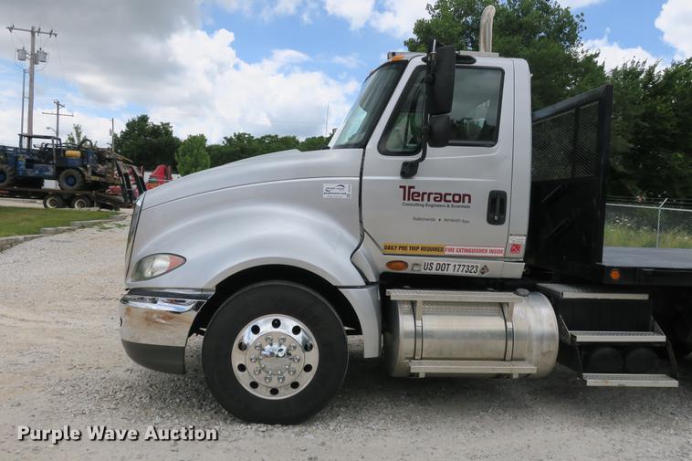 image for item DE3755 2011 International ProStar flatbed truck