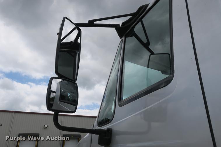 image for item DE3755 2011 International ProStar flatbed truck