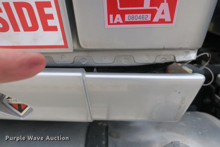 image for item DE3755 2011 International ProStar flatbed truck