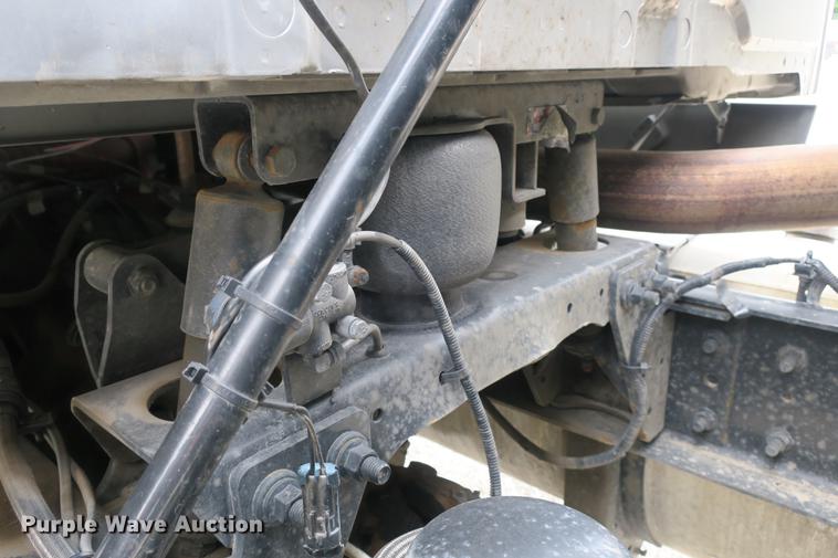 image for item DE3755 2011 International ProStar flatbed truck