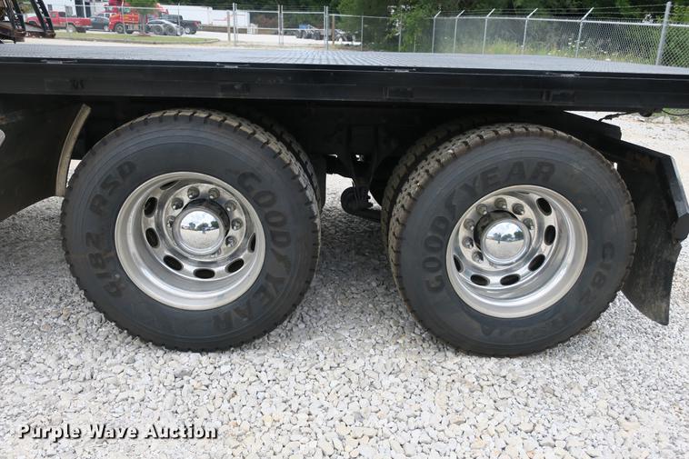 image for item DE3755 2011 International ProStar flatbed truck