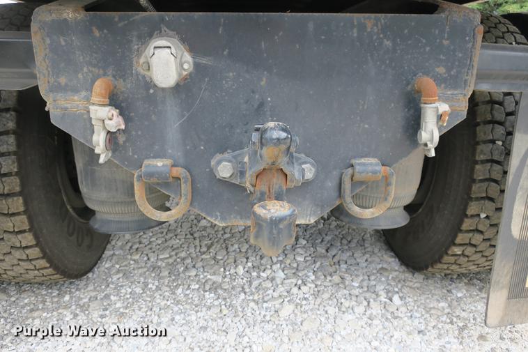 image for item DE3755 2011 International ProStar flatbed truck