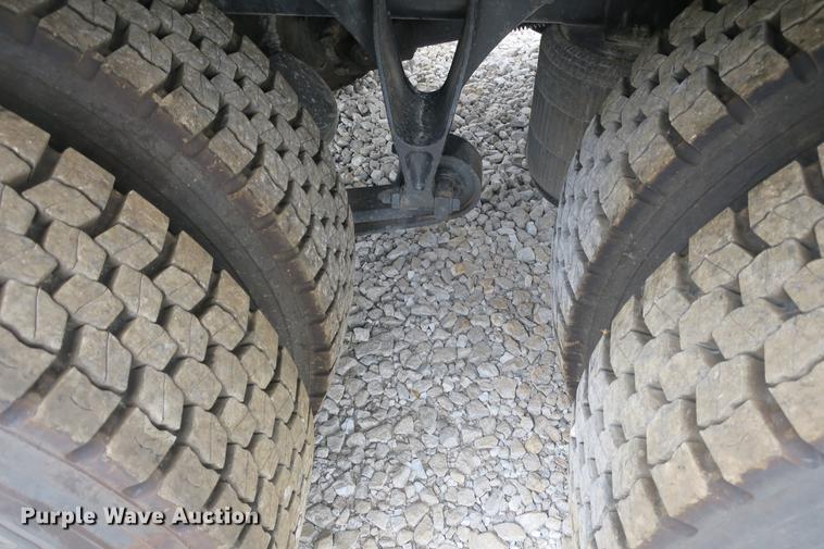 image for item DE3755 2011 International ProStar flatbed truck